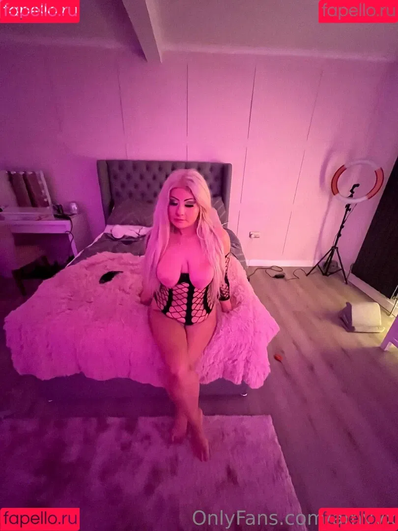 Amyvx Onlyfans Photo Gallery 