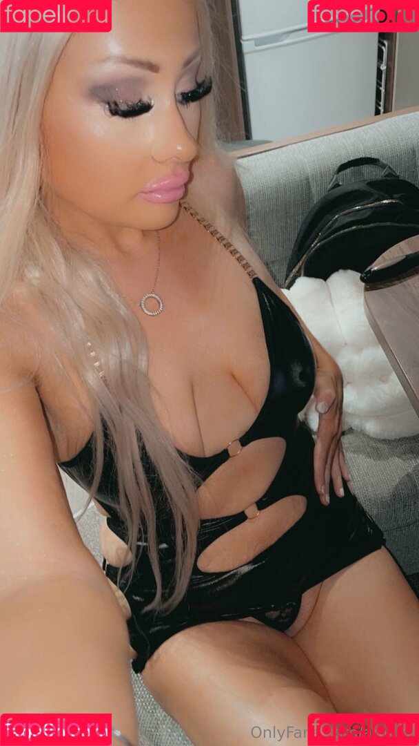 Amyvx Onlyfans Photo Gallery 