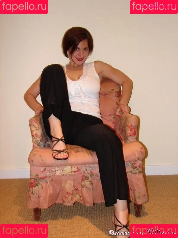 Rebecca's Office Onlyfans Photo Gallery 