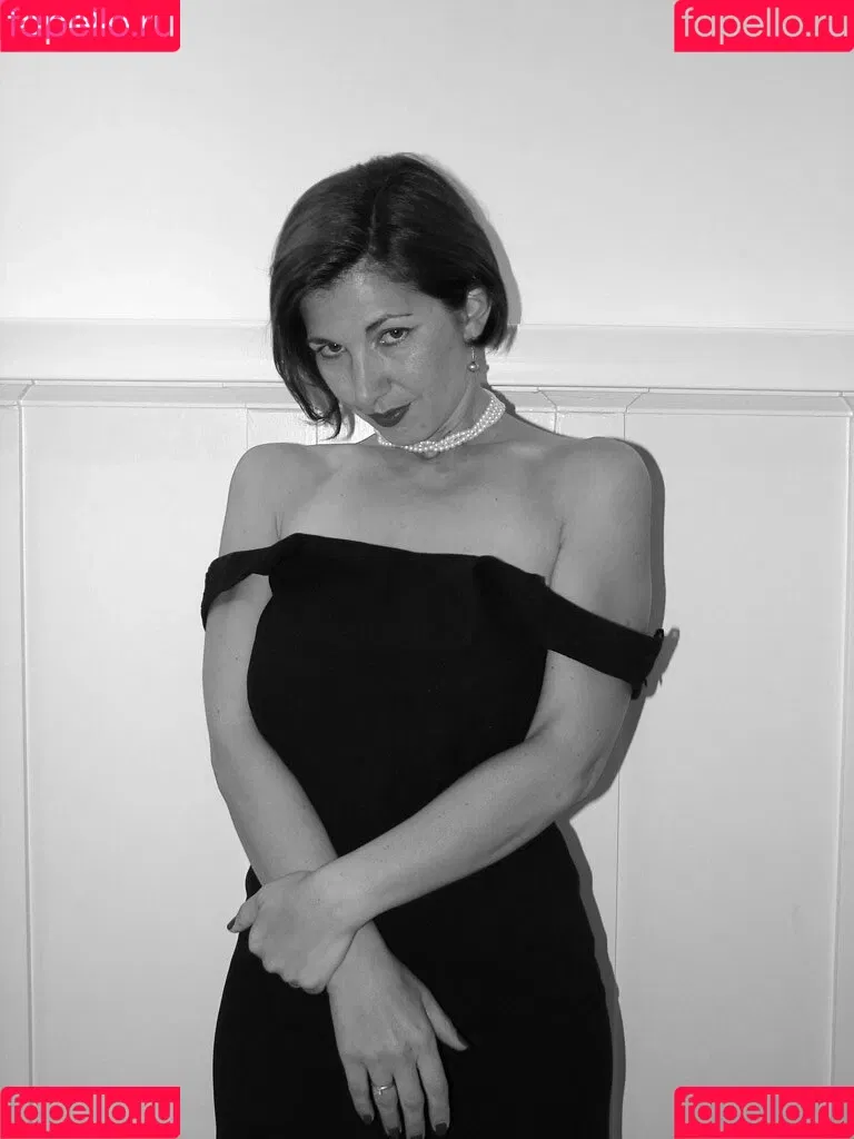 Rebecca's Office Onlyfans Photo Gallery 