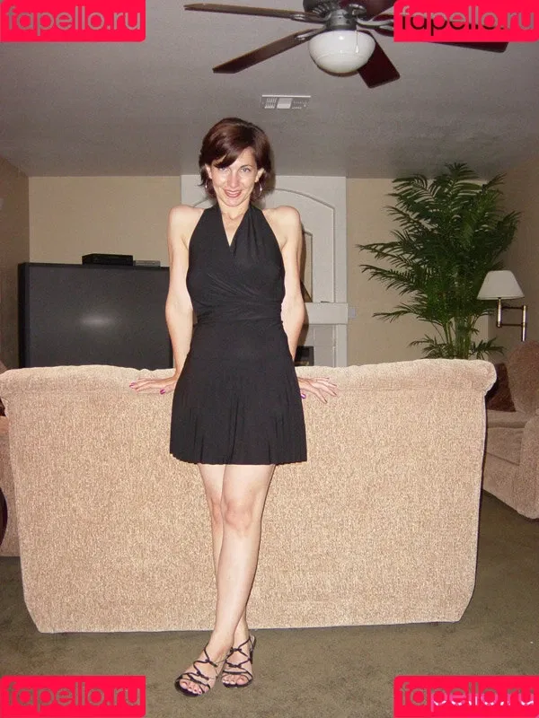 Rebecca's Office Onlyfans Photo Gallery 