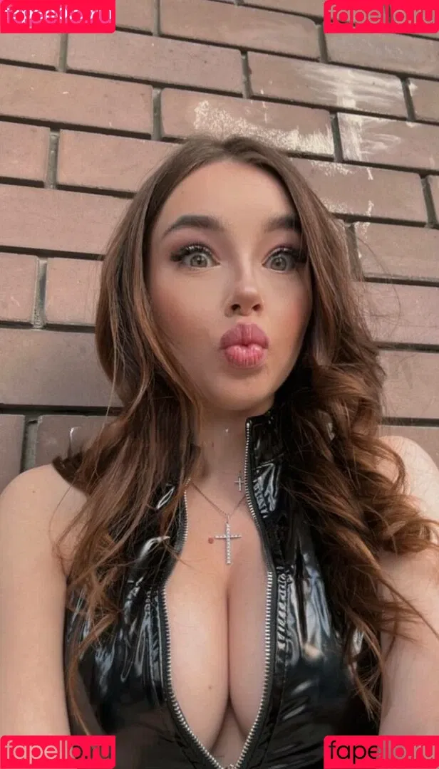 Uberchini Onlyfans Photo Gallery 