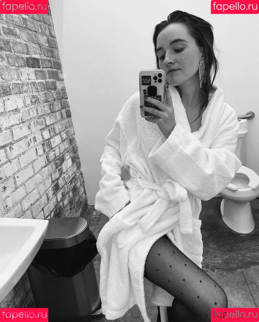 Kaitlyn Dever Onlyfans Photo Gallery 