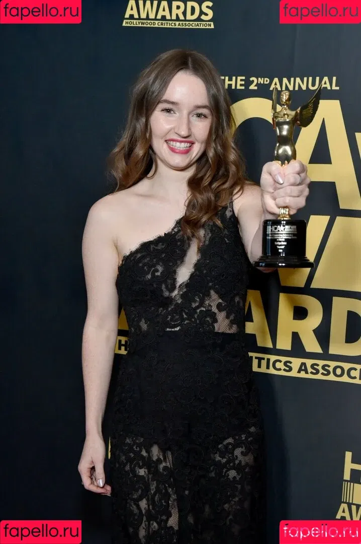Kaitlyn Dever Onlyfans Photo Gallery 