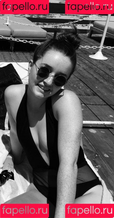 Kaitlyn Dever Onlyfans Photo Gallery 
