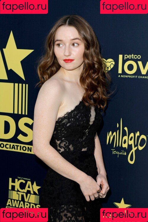 Kaitlyn Dever Onlyfans Photo Gallery 