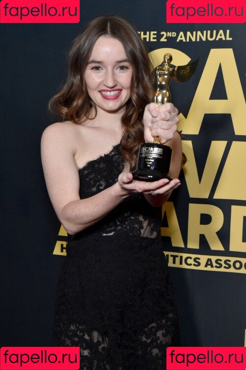 Kaitlyn Dever Onlyfans Photo Gallery 