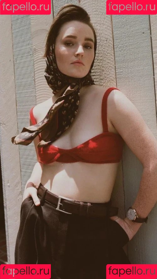 Kaitlyn Dever Onlyfans Photo Gallery 