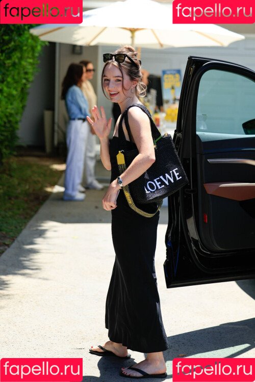 Kaitlyn Dever Onlyfans Photo Gallery 