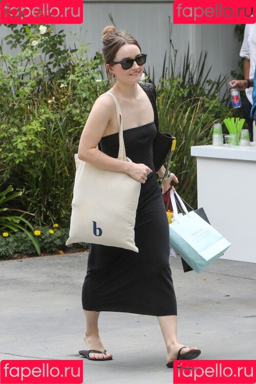 Kaitlyn Dever Onlyfans Photo Gallery 