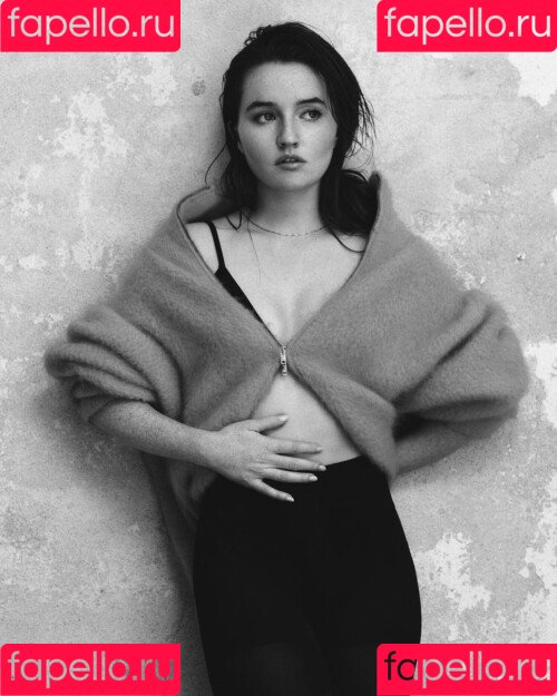 Kaitlyn Dever Onlyfans Photo Gallery 