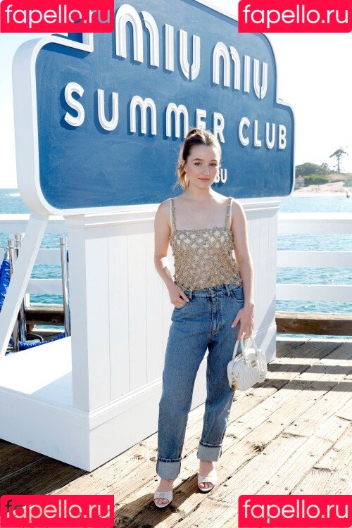 Kaitlyn Dever Onlyfans Photo Gallery 