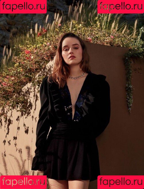 Kaitlyn Dever Onlyfans Photo Gallery 