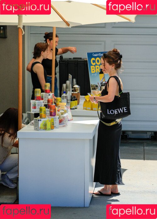 Kaitlyn Dever Onlyfans Photo Gallery 