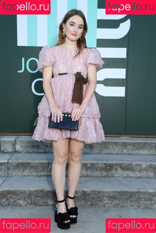 Kaitlyn Dever Onlyfans Photo Gallery 