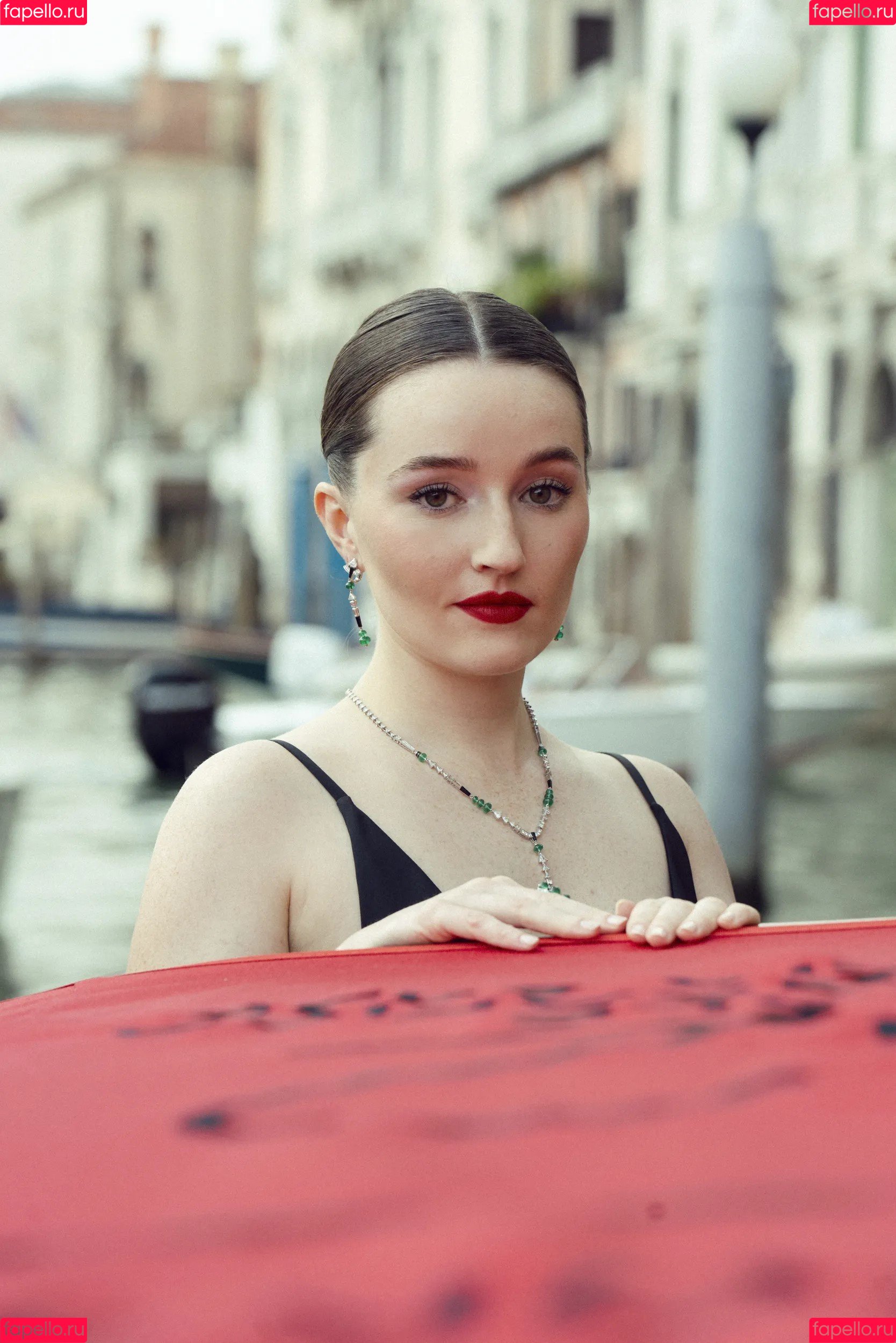 Kaitlyn Dever Onlyfans Photo Gallery 