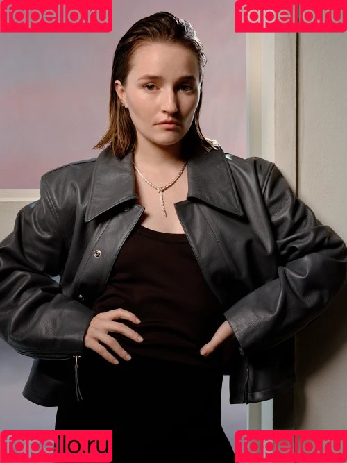 Kaitlyn Dever Onlyfans Photo Gallery 