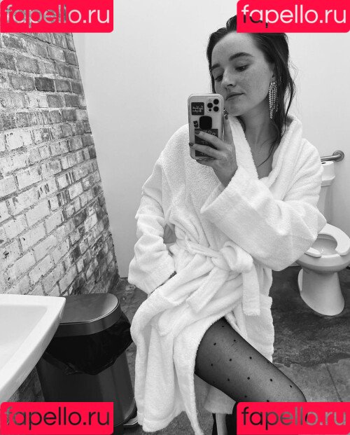 Kaitlyn Dever Onlyfans Photo Gallery 