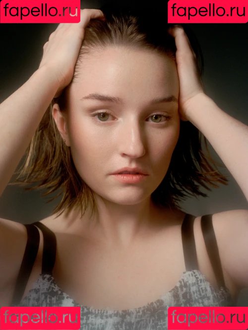 Kaitlyn Dever Onlyfans Photo Gallery 
