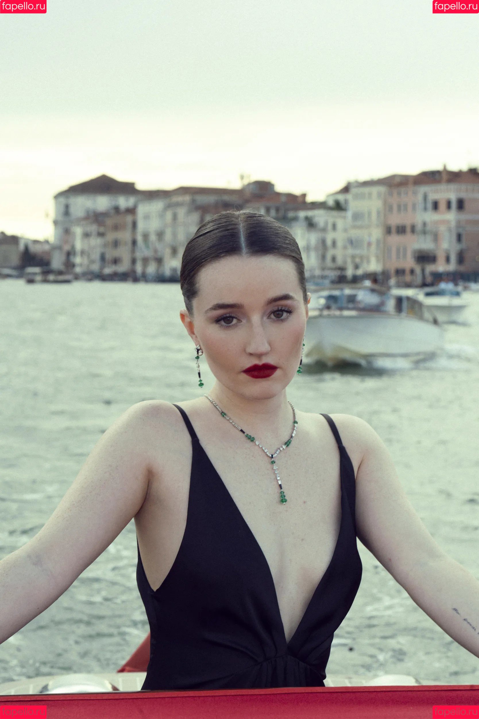 Kaitlyn Dever Onlyfans Photo Gallery 