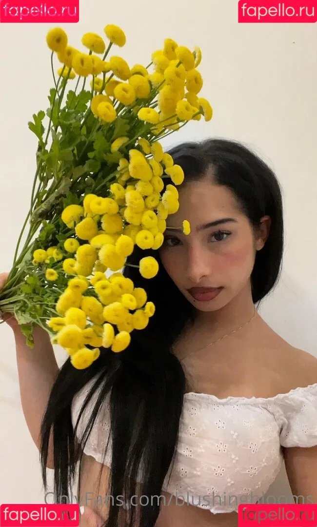 blushingblooms Onlyfans Photo Gallery 