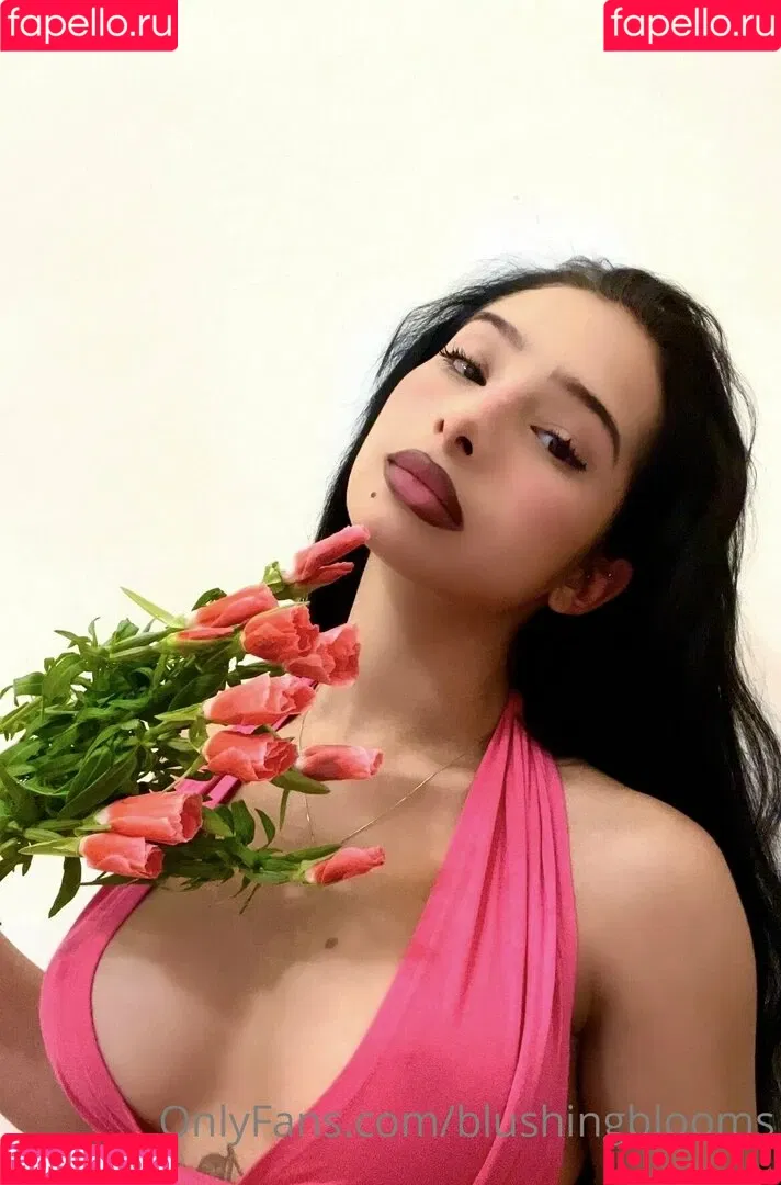 blushingblooms Onlyfans Photo Gallery 