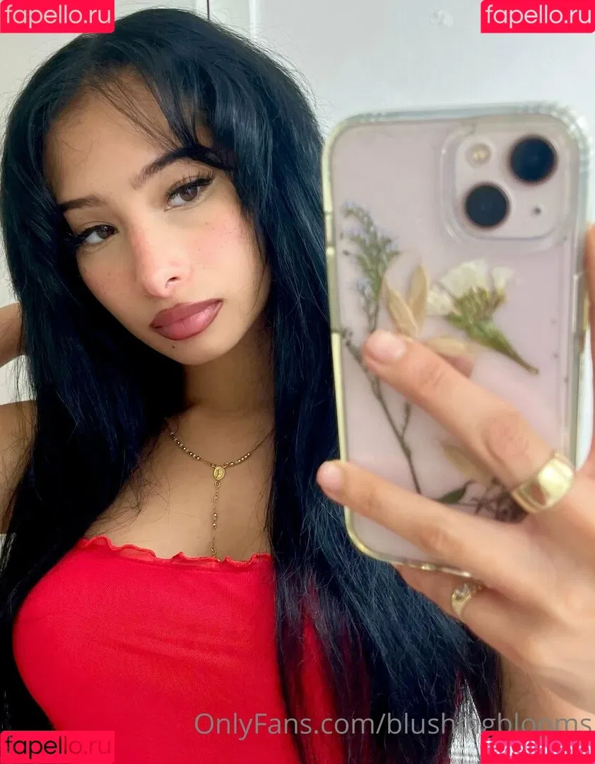 blushingblooms Onlyfans Photo Gallery 