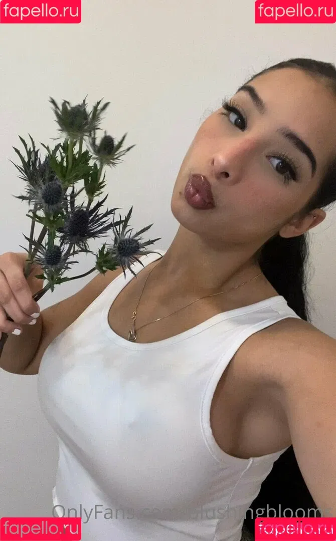 blushingblooms Onlyfans Photo Gallery 