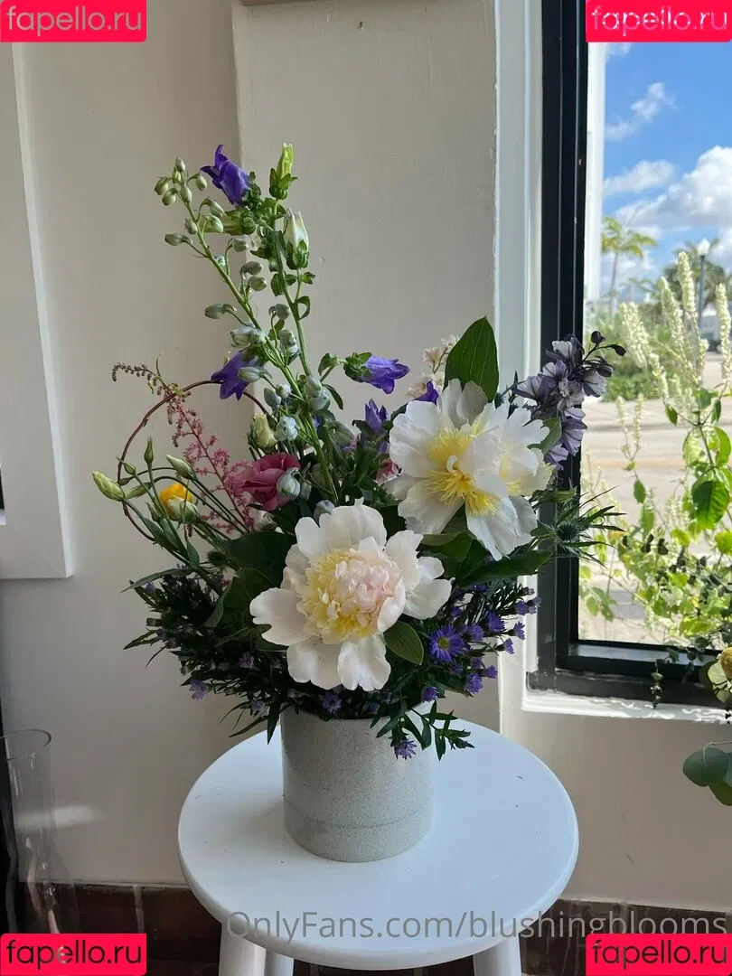 blushingblooms Onlyfans Photo Gallery 
