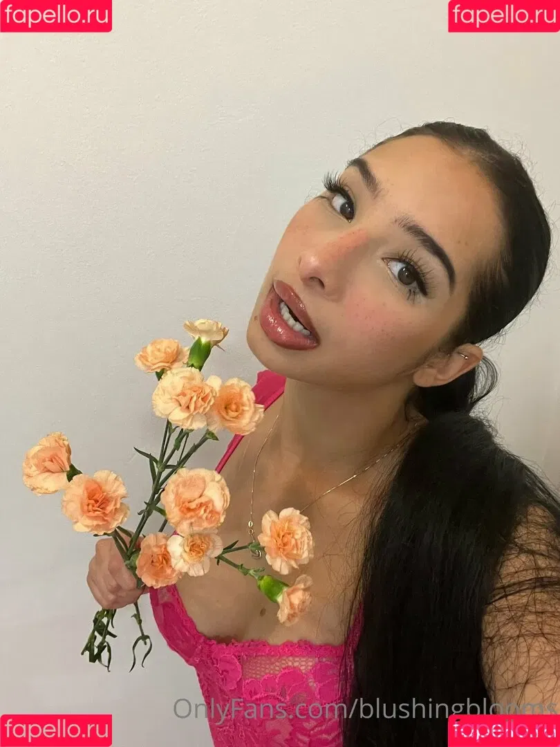 blushingblooms Onlyfans Photo Gallery 