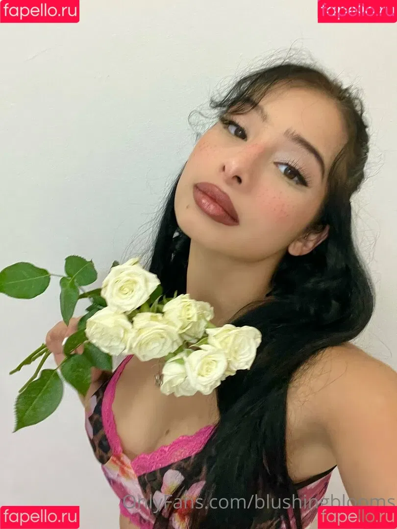 blushingblooms Onlyfans Photo Gallery 