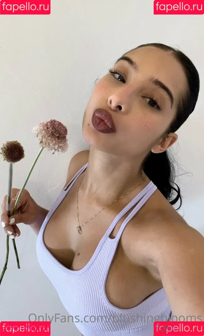 blushingblooms Onlyfans Photo Gallery 