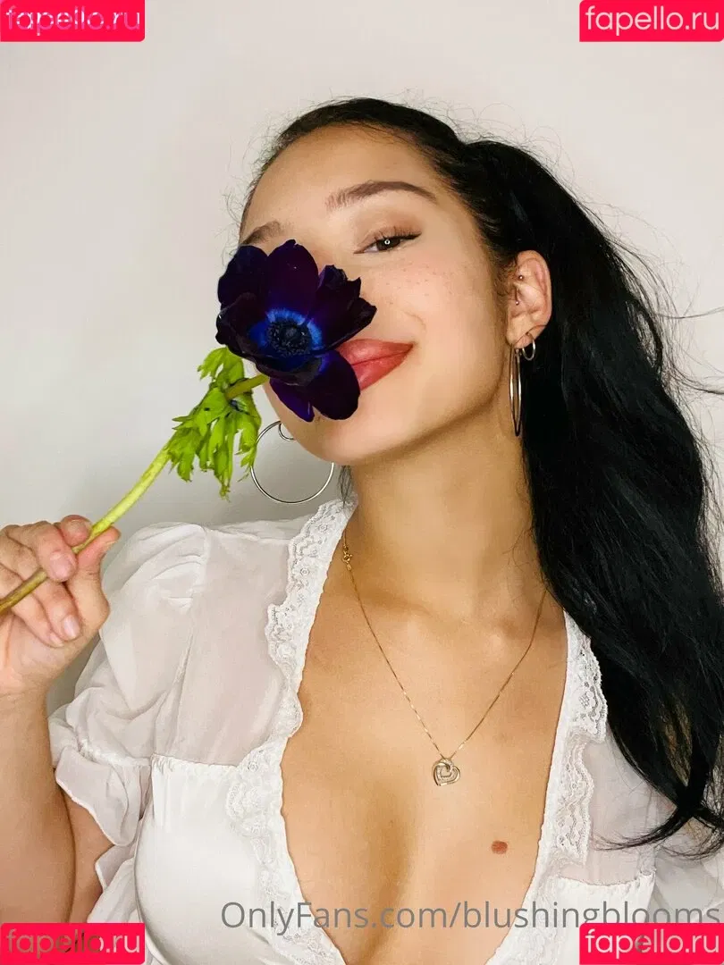 blushingblooms Onlyfans Photo Gallery 