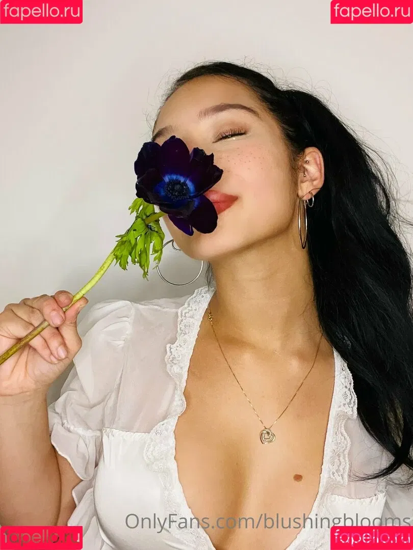 blushingblooms Onlyfans Photo Gallery 