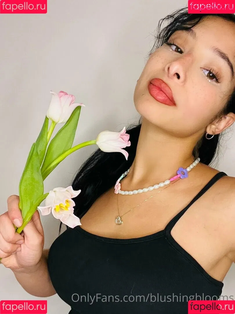 blushingblooms Onlyfans Photo Gallery 