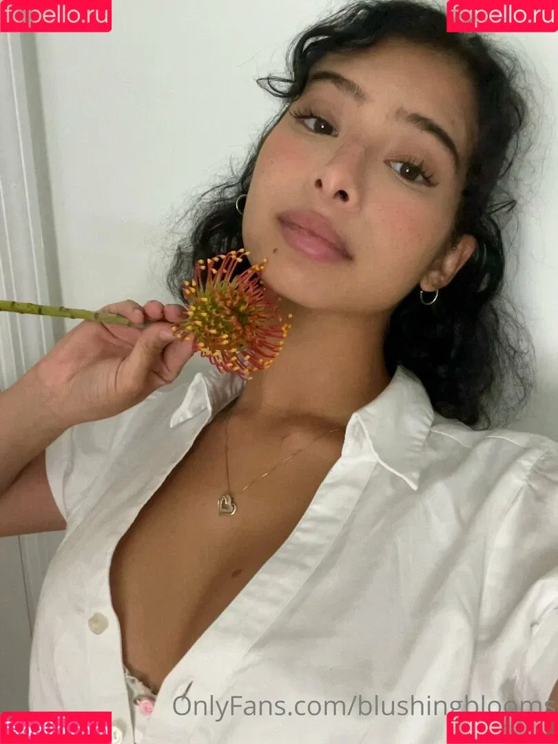 blushingblooms Onlyfans Photo Gallery 