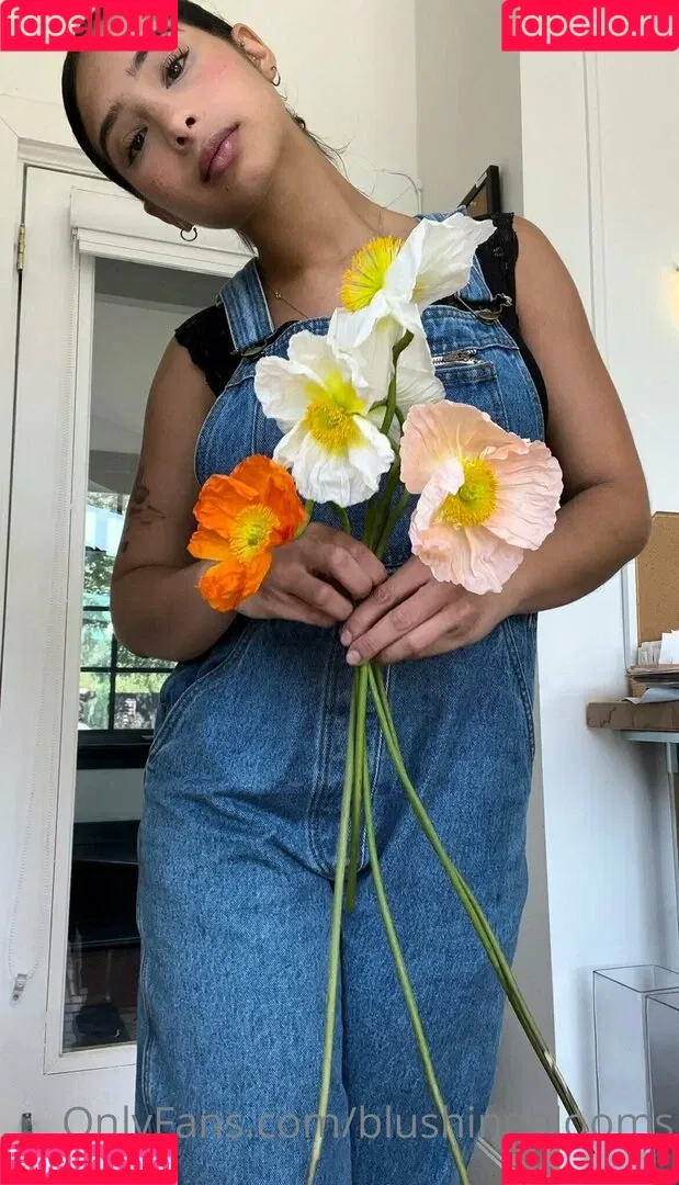 blushingblooms Onlyfans Photo Gallery 