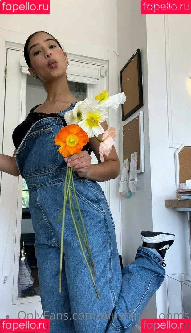 blushingblooms Onlyfans Photo Gallery 