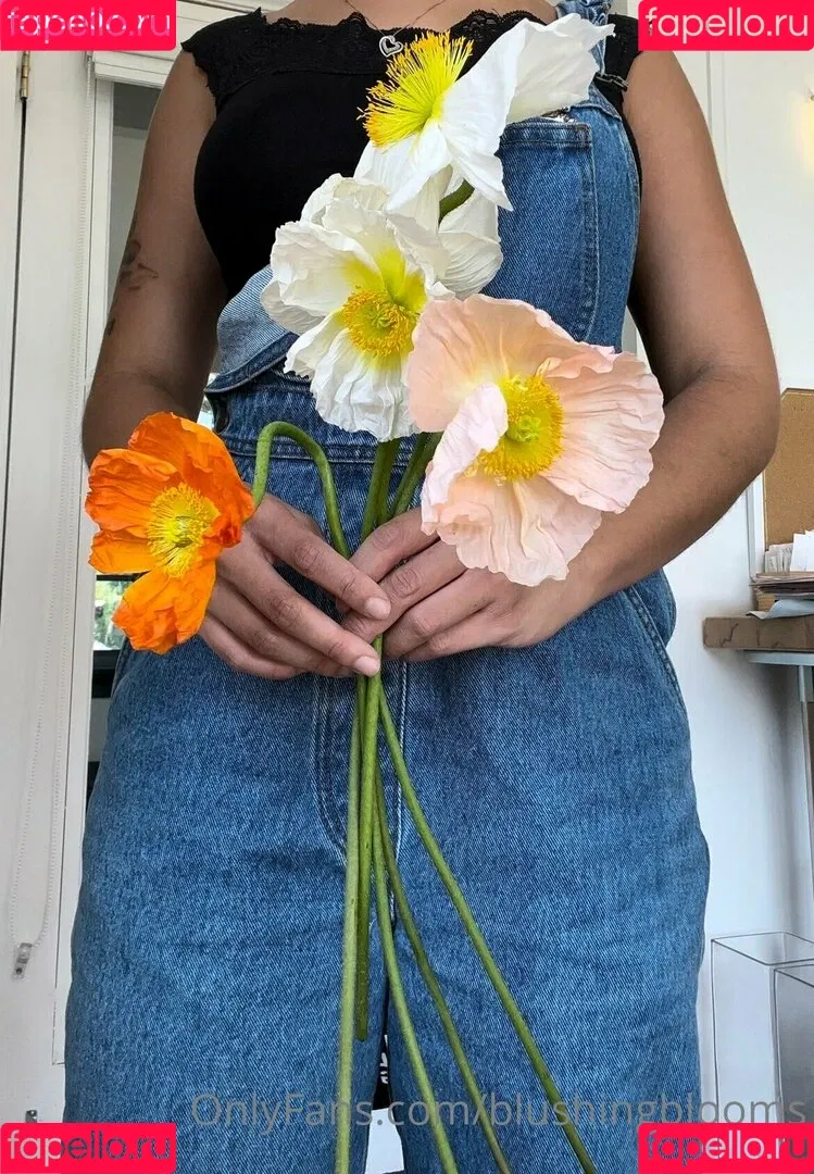 blushingblooms Onlyfans Photo Gallery 