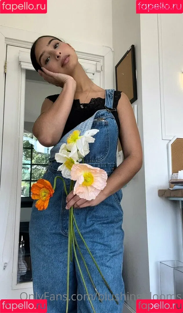 blushingblooms Onlyfans Photo Gallery 