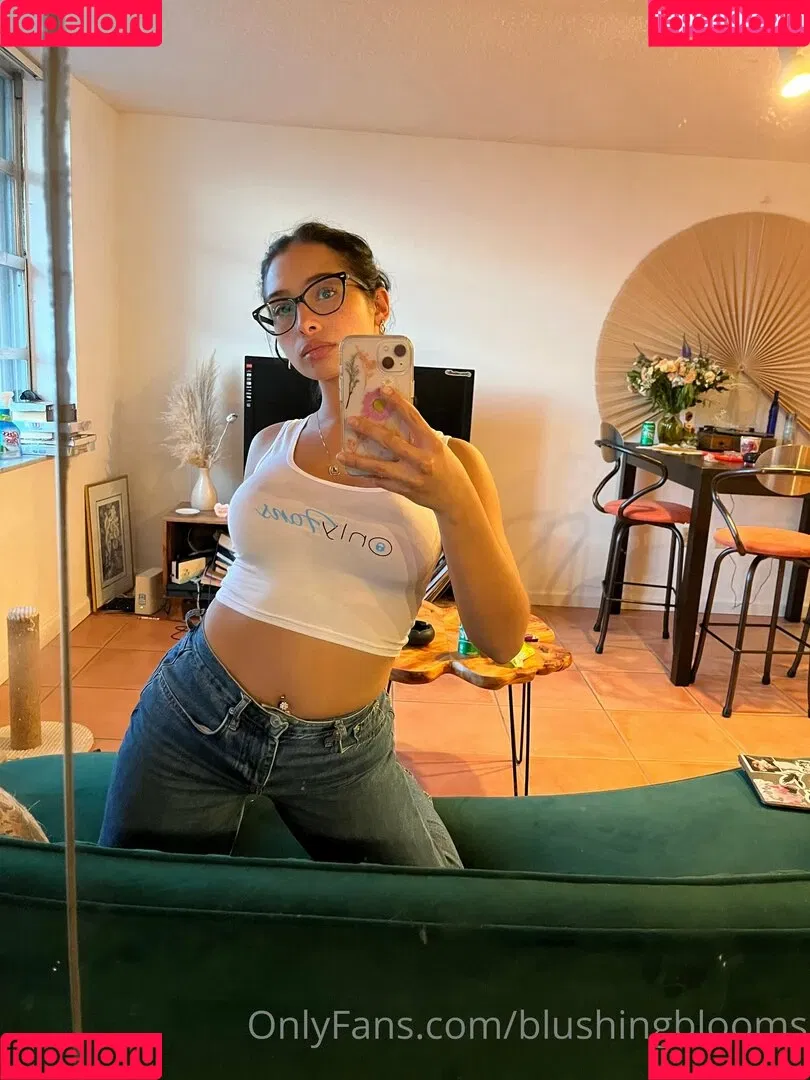 blushingblooms Onlyfans Photo Gallery 