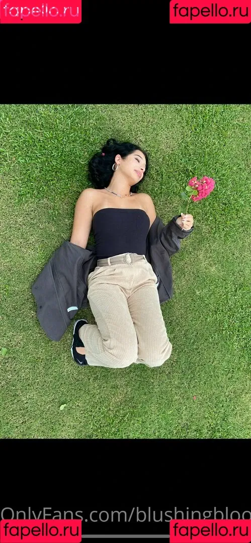 blushingblooms Onlyfans Photo Gallery 