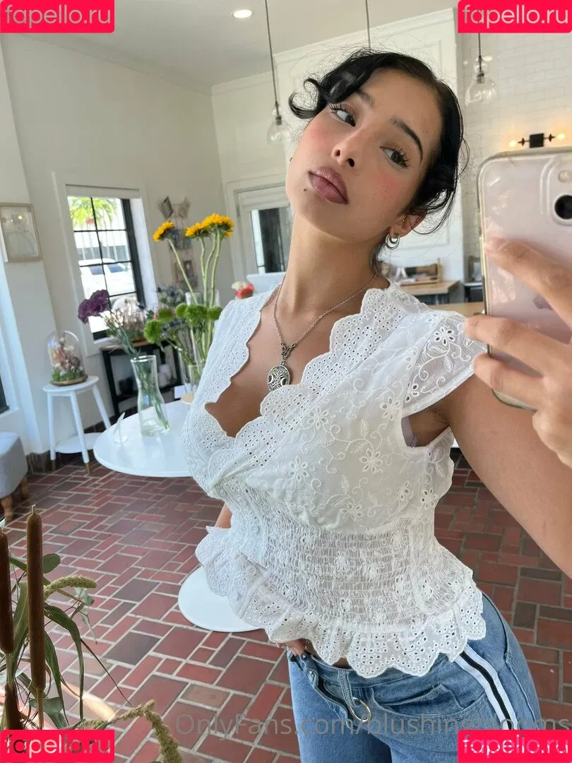 blushingblooms Onlyfans Photo Gallery 