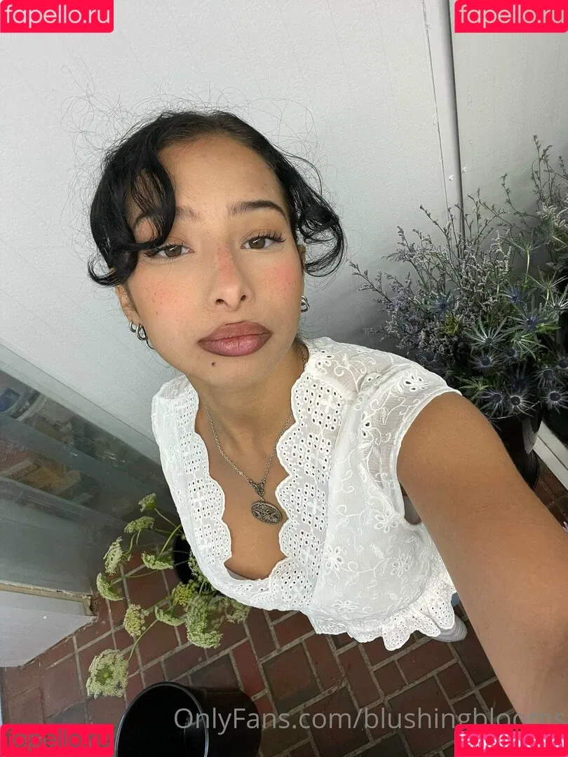 blushingblooms Onlyfans Photo Gallery 