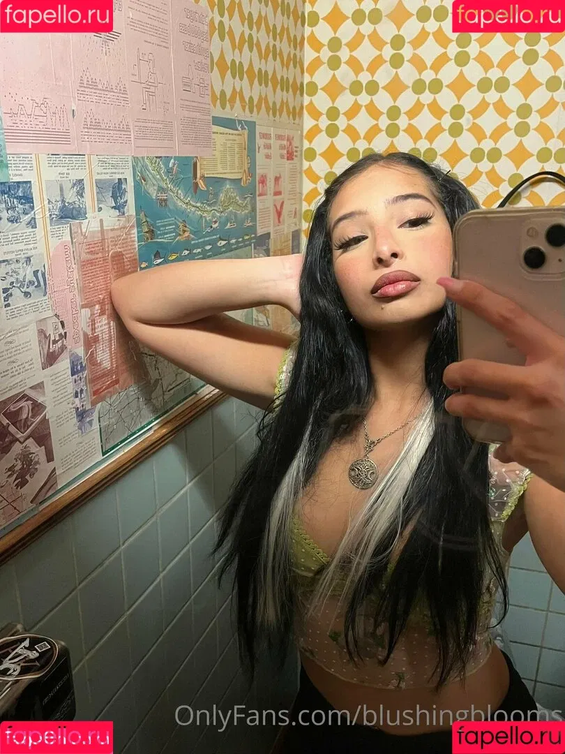 blushingblooms Onlyfans Photo Gallery 