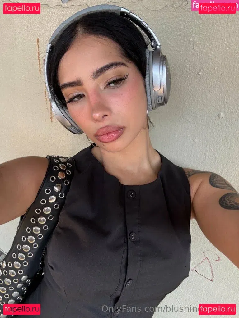 blushingblooms Onlyfans Photo Gallery 