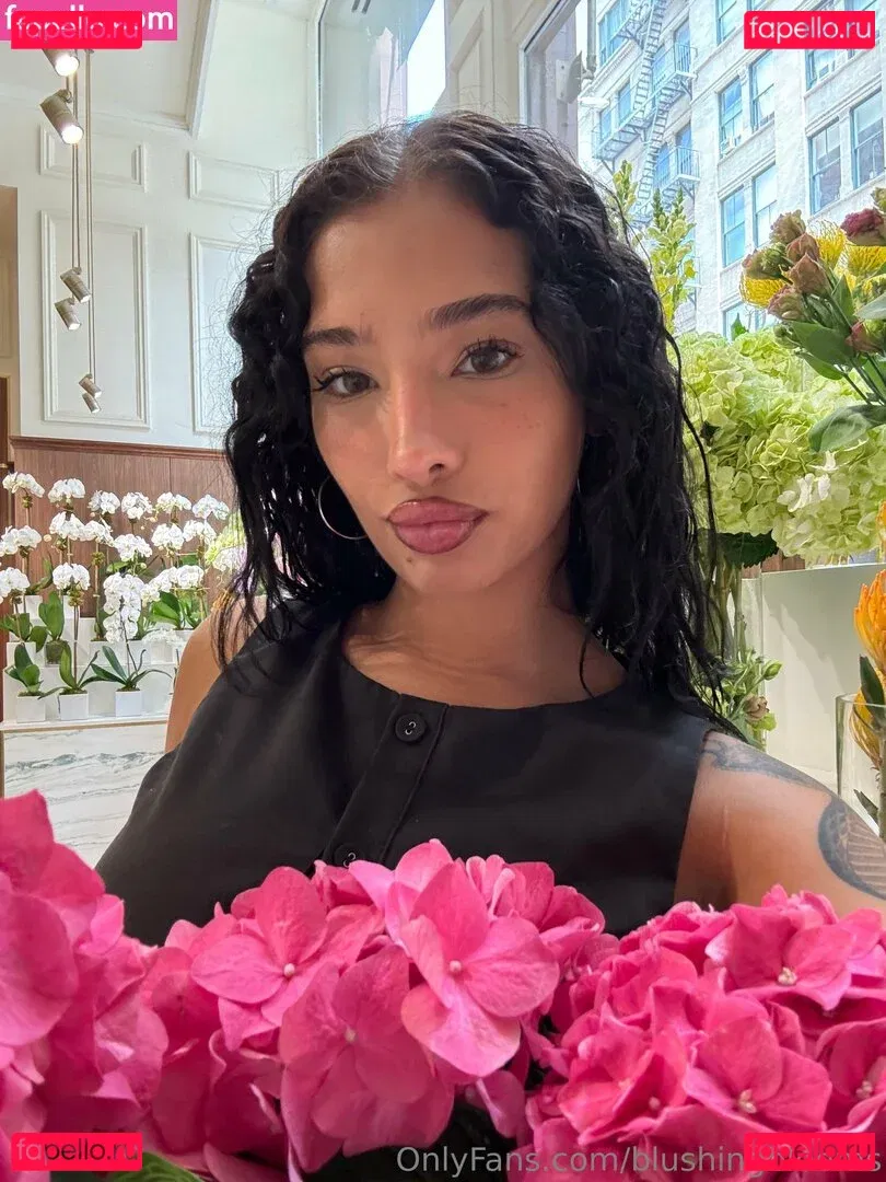 blushingblooms Onlyfans Photo Gallery 