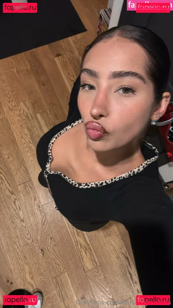 blushingblooms Onlyfans Photo Gallery 