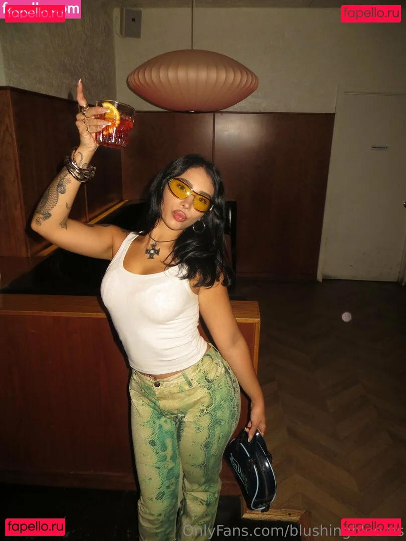 blushingblooms Onlyfans Photo Gallery 