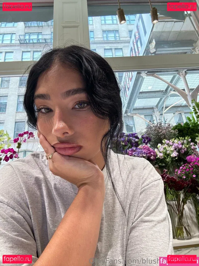 blushingblooms Onlyfans Photo Gallery 